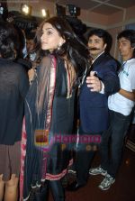 Sonam Kapoor at singer Raveena_s album launch in Trident on 19th Feb 2010 (18).JPG